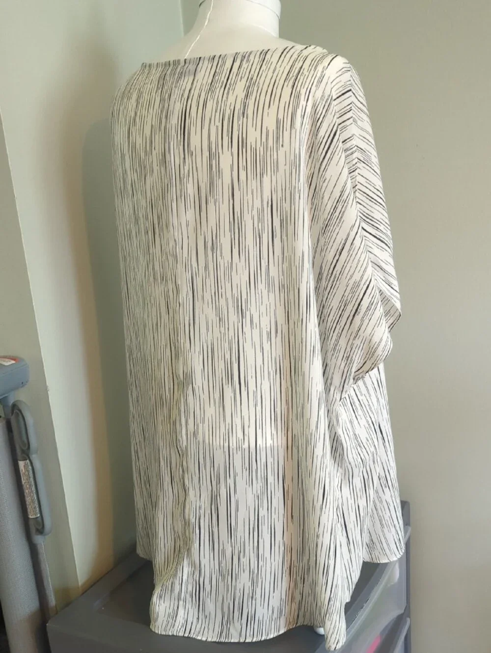 Apt. 9 Cream Tunic with Thin Gray Stripe Print